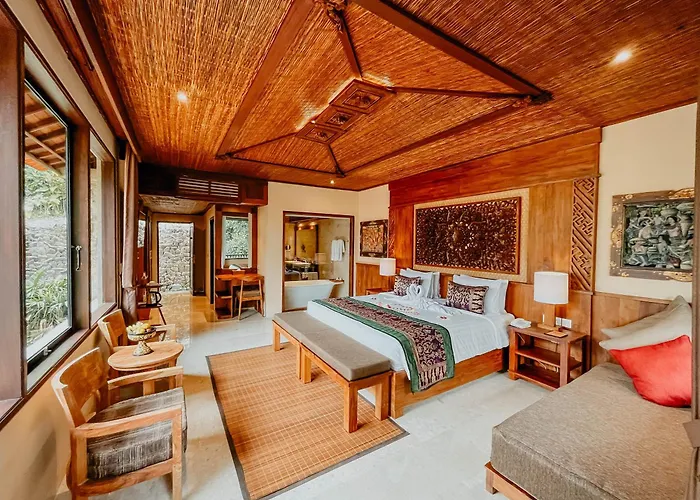 Sakti Garden & 4*