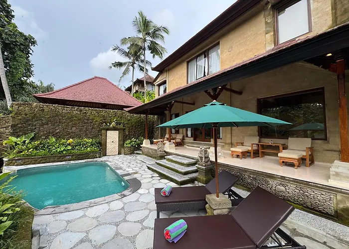 Sakti Garden & 4*
