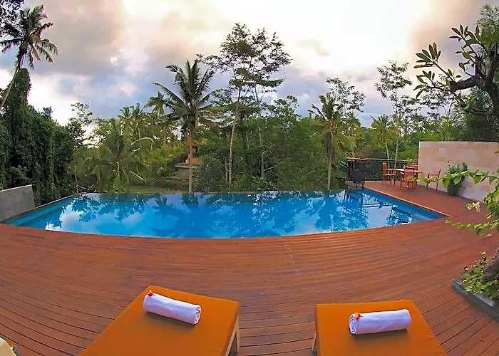 Sakti Garden & 4*